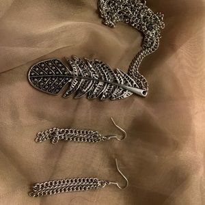 Long Silver Feather Pendant Necklace